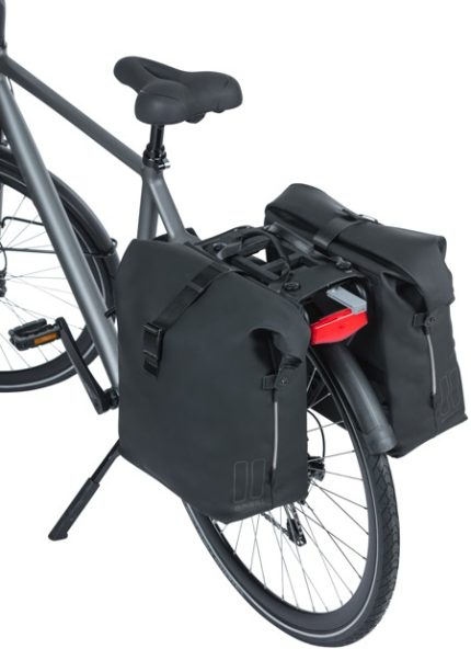 Dubbele fietstas Basil SoHo Nordlicht MIK 41 liter 31 x 13 x 37 cm - pastel zwart